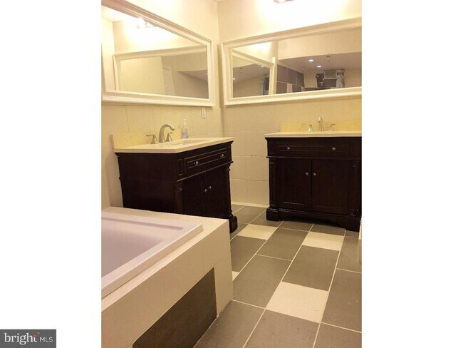 Foto del edificio - 3900 W Ford Rd