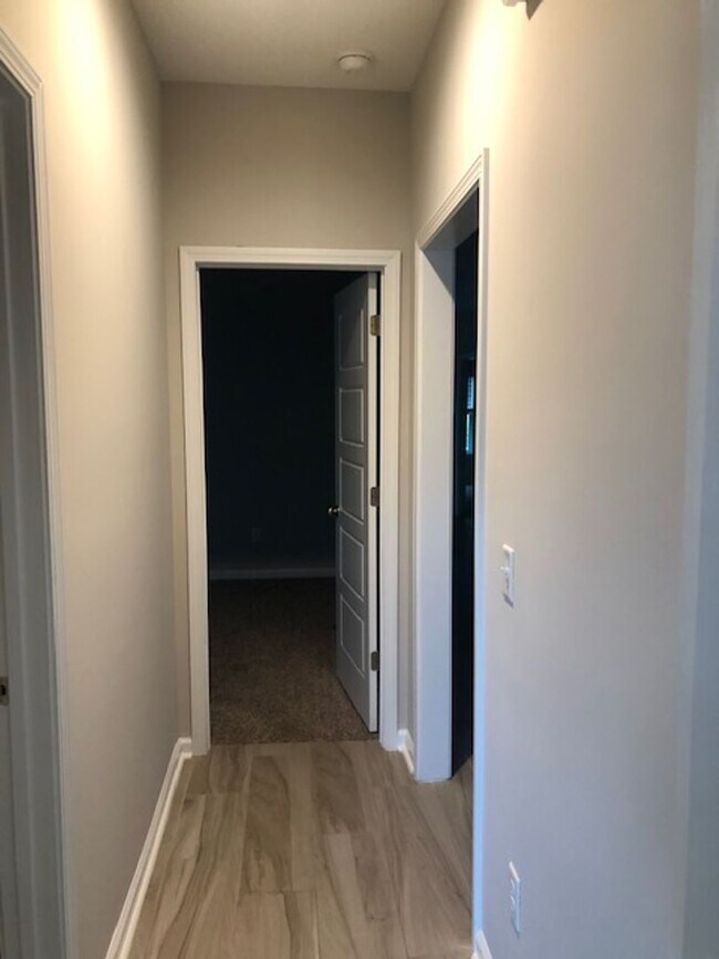 Foto del edificio - 3 Bedroom/2 Bath 5 minutes from base!!!