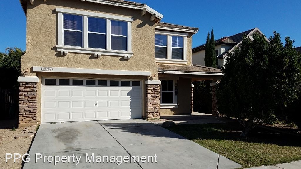 Primary Photo - 4 br, 2.5 bath House - 14798 W Bloomfield Rd