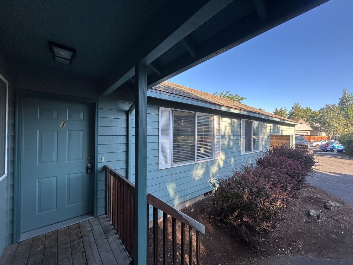Foto principal - 1073 NE Hidden Valley Dr