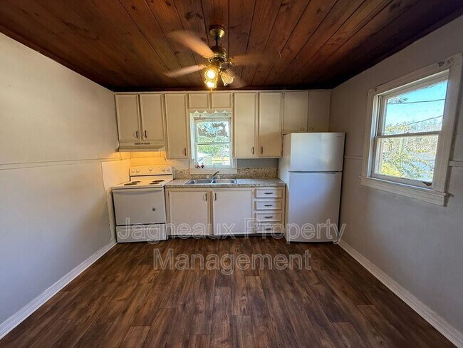 Foto del edificio - 417 W Logan St