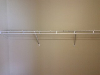 Foto del edificio - 8221 Holly Tree Ln