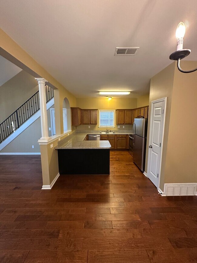 Building Photo - Completely fresh 3 bd 2.5 bath on Island Pet allowed with owner approval. All appliances included...