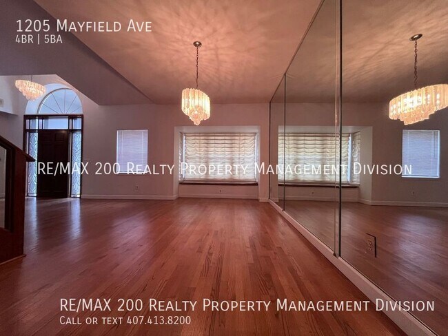 Building Photo - 1205 Mayfield Ave