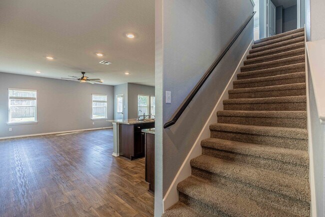 Building Photo - 14025 Kenyte Row