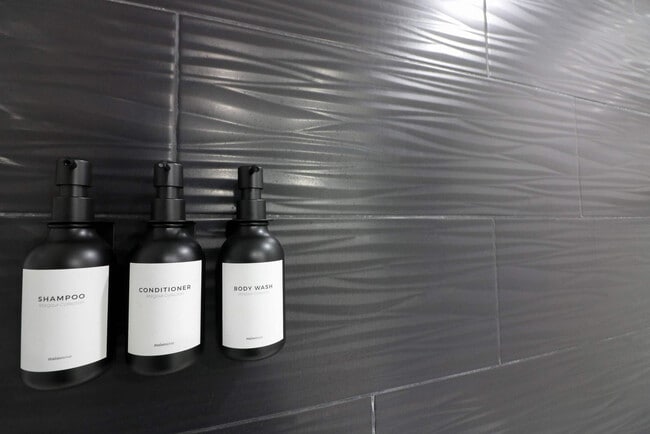 Building Photo - 1 SE 12th St