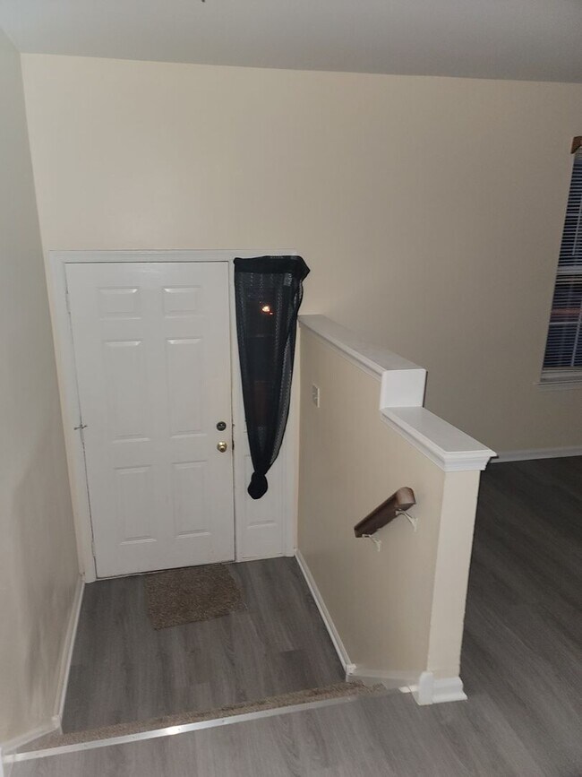 Foto del edificio - COMING SOON - BEAR AREA TOWNHOUSE