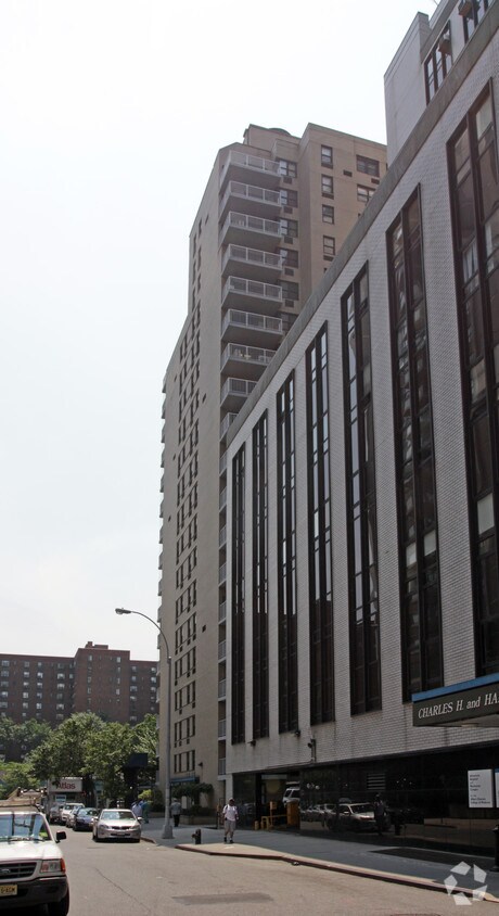 Foto del edificio - 350-156 E 17th St