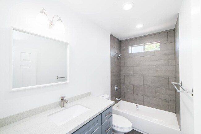 Foto del edificio - 1205 Bennett Ave