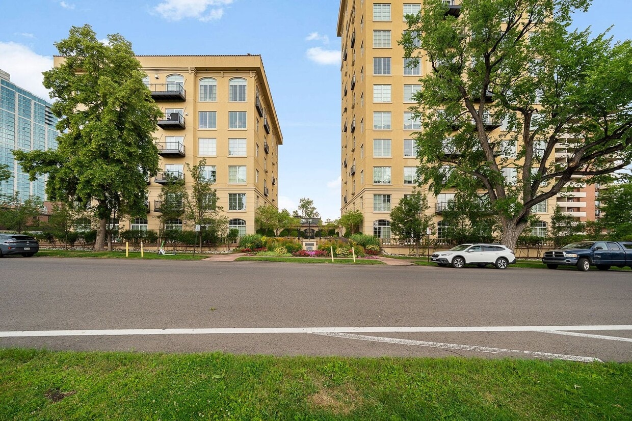 Primary Photo - Exclusive 2BD, 2BA Condo with Stunning vie...