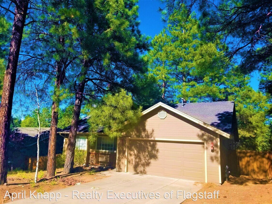 3 br, 2 bath House 57 E Mohawk Dr House Rental in Flagstaff, AZ