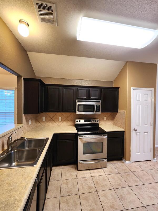 Foto del edificio - 5202 Williamette Ln