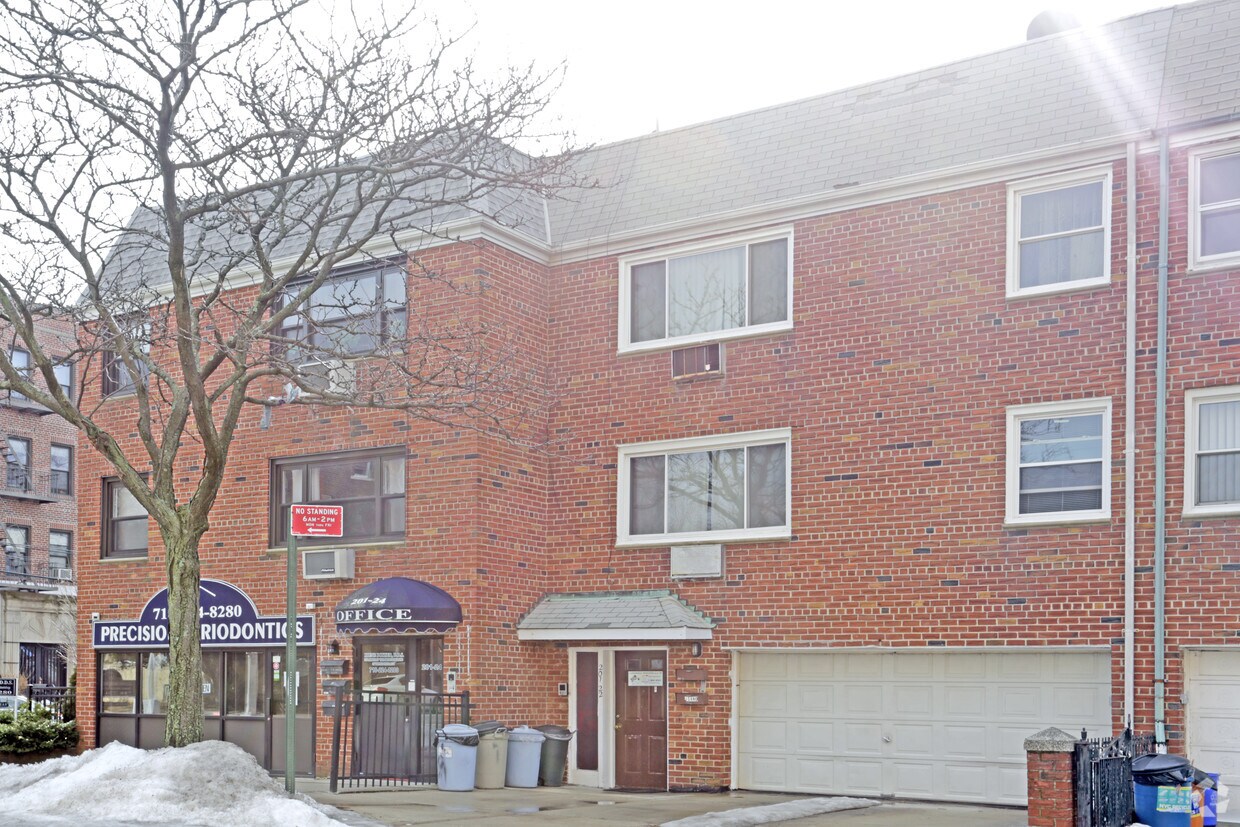 Foto del edificio - 201-24 43rd Ave