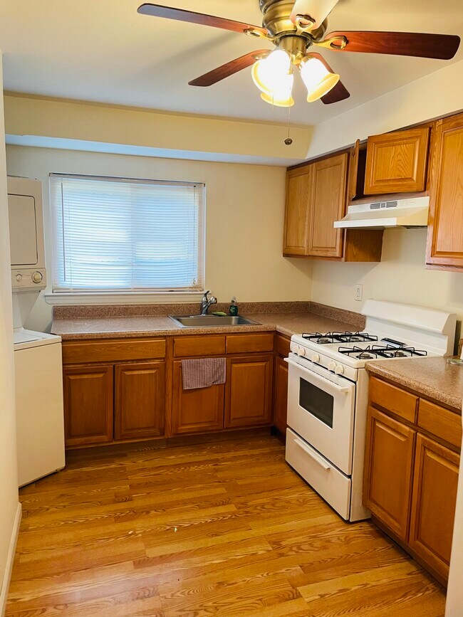 Building Photo - 15 Deasy Ln