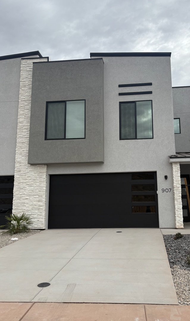 Building Photo - 907 Willow Bnd Dr