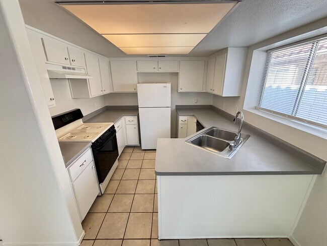 Foto del edificio - Cute 3Bed/2Bath, 2-Story Home located in t...