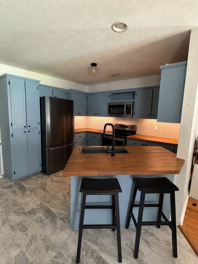 Building Photo - 409 Williamsport Dr