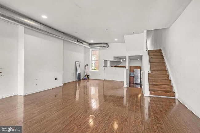 Foto del edificio - 1631 W Girard Ave