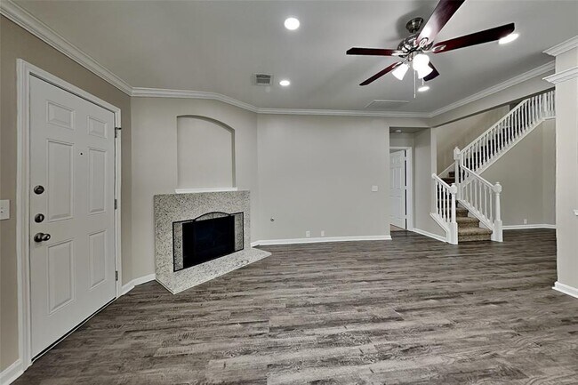 Foto del edificio - 4730 Woodsend Ln