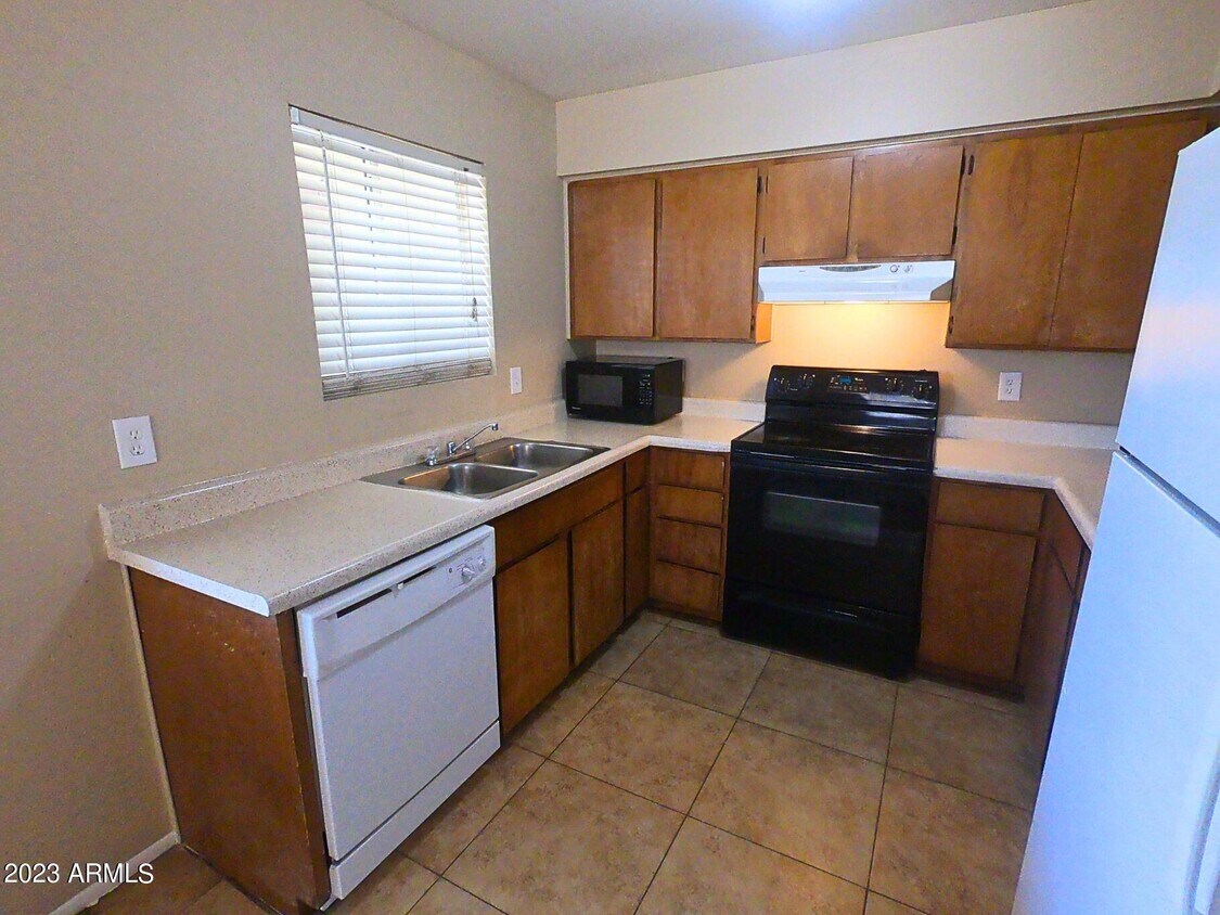 737 W 1st Ave Unit 201, Mesa, AZ 85210 Room for Rent in Mesa, AZ