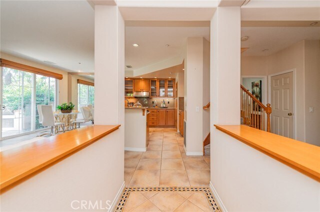 Building Photo - 37 Olivewood