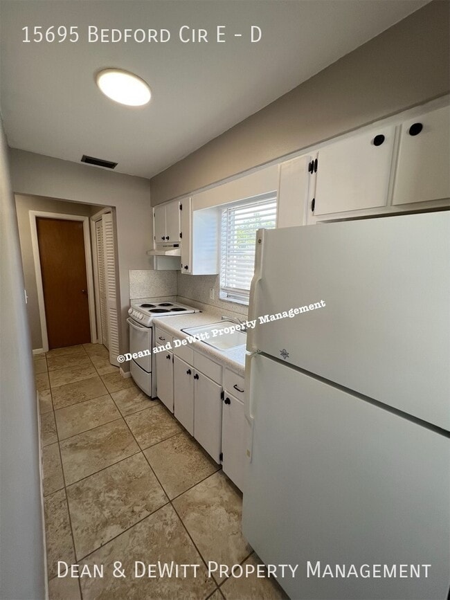 Building Photo - 15695 Bedford Cir E