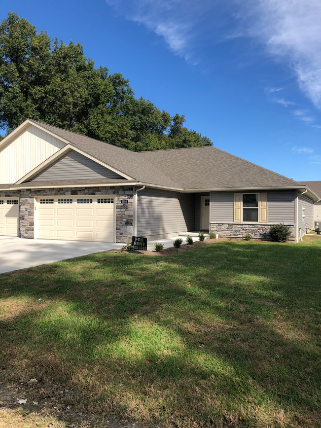 Primary Photo - 2508 Fairway Dr