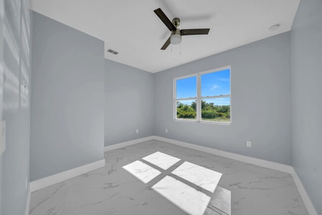 Photo - 104 Harry Ave S Apartment