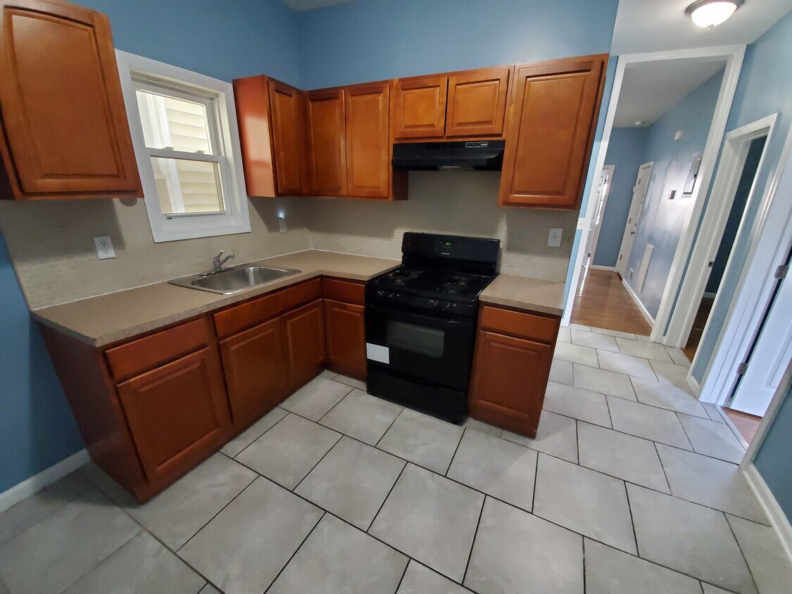 Primary Photo - 15 Bayside Pl