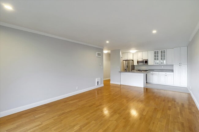 Building Photo - 955 Shorepoint Ct