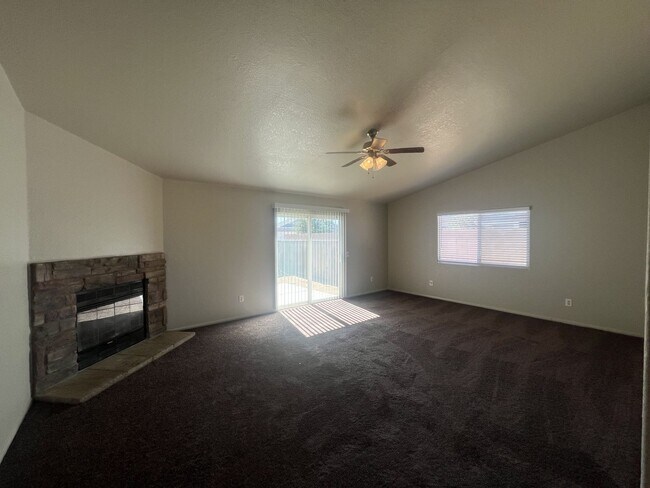 Foto del edificio - 8654 Poppy Blvd