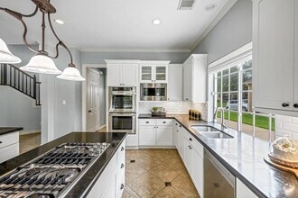 Building Photo - 4602 Gladesdale Park Ln
