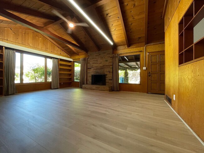 Building Photo - Palo Alto - Midtown, 4 Bed, 2 Bath Updated
