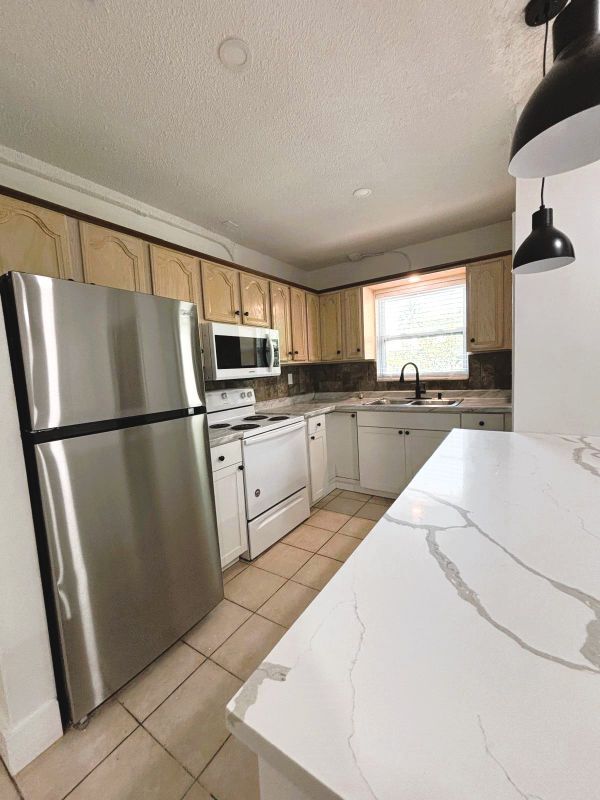 Foto del edificio - 1117 NE 10th St