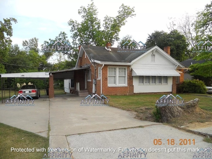 Primary Photo - 4x2 648 Villa Crest Ave Macon, GA