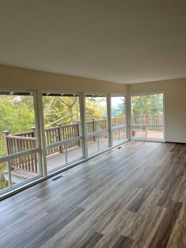 Building Photo - 8311 Buckingham Dr