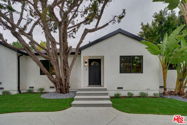Building Photo - 3915 Coldwater Canyon Ave