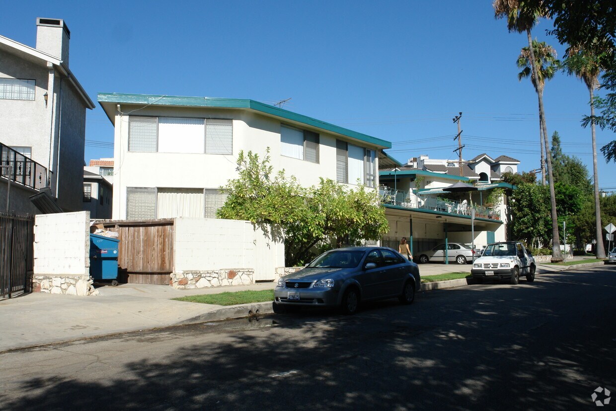 Foto del edificio - 4266 Fulton Ave