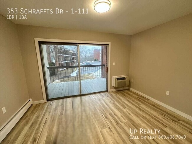 Foto del edificio - 353 Schraffts Dr