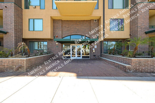 Building Photo - 17 W Vernon Ave