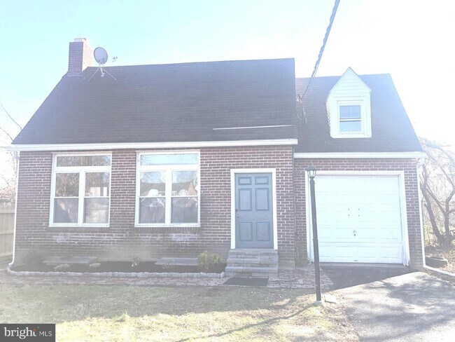 Building Photo - 3606 N Spruce St