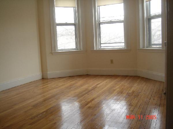 Primary Photo - 31 Bay State Rd