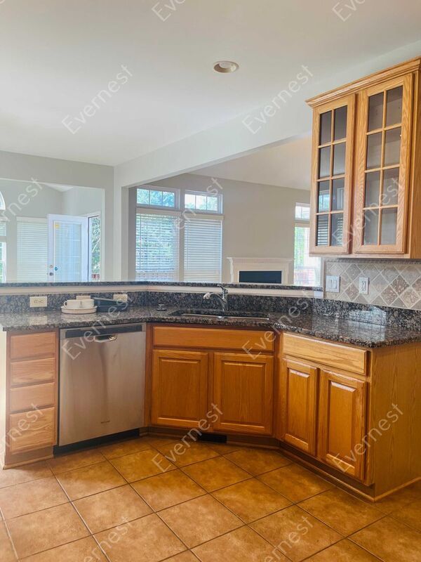 Foto del edificio - 743 Rolling Fork Dr