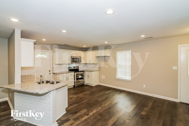 Foto del edificio - 6301 Green Grove Dr