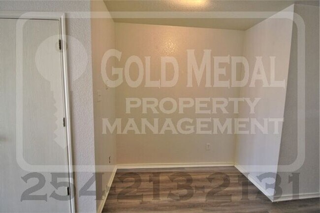 Foto del edificio - 4205 Alan Kent Dr