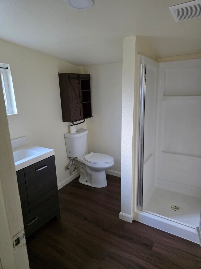 Building Photo - 1203 Floyd Ave