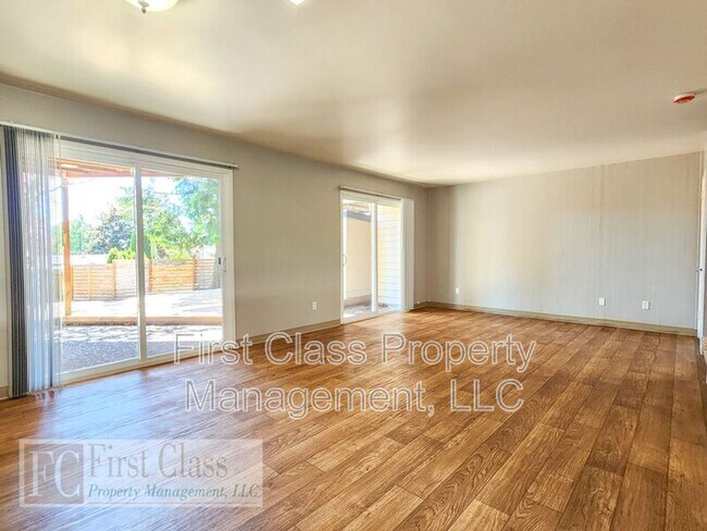 Foto del edificio - 8500 SW CANYON DR