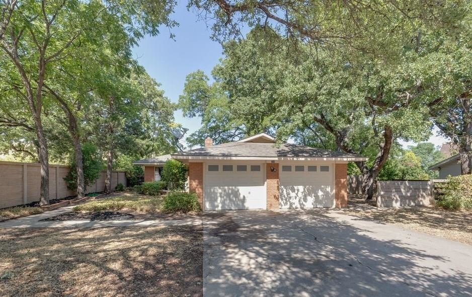 Primary Photo - 708 Hurstview Dr