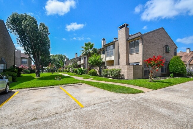 Foto del edificio - 718 Country Pl Dr