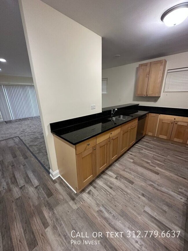 Foto del edificio - Large 2bed / 2bath -1400 sqft - In unit wa...